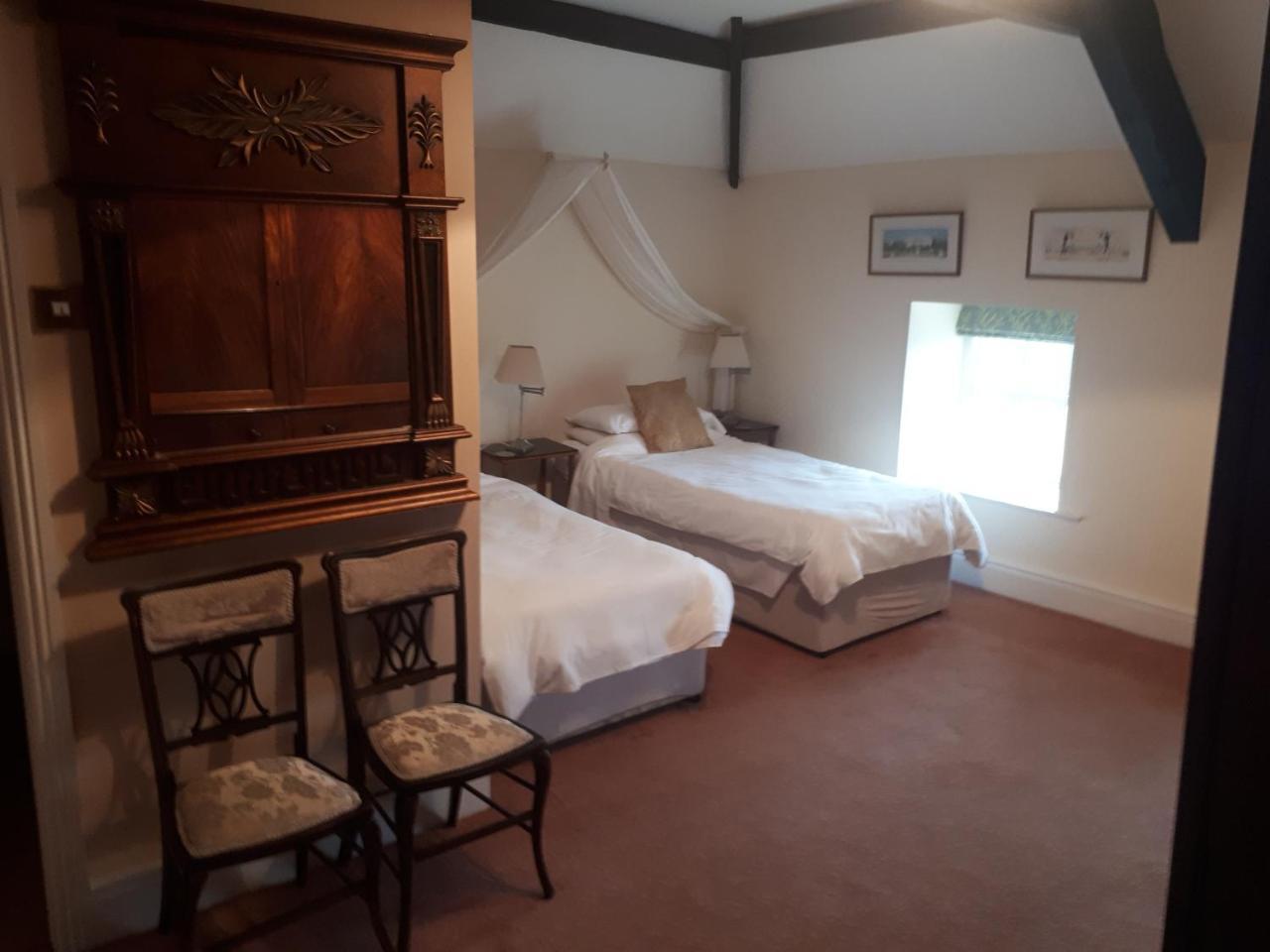Castlemorris House Hotel Тралий Екстериор снимка