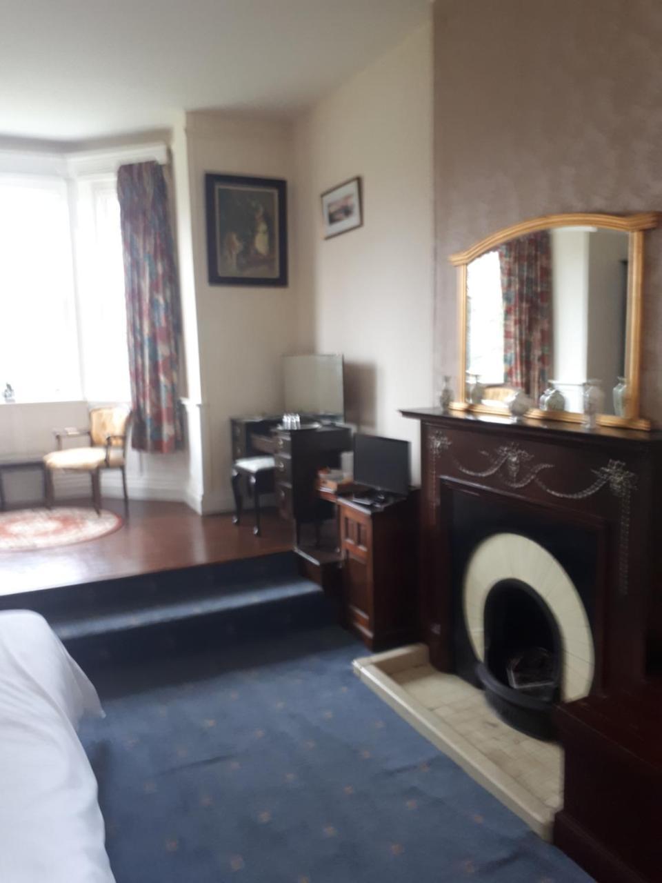 Castlemorris House Hotel Тралий Екстериор снимка