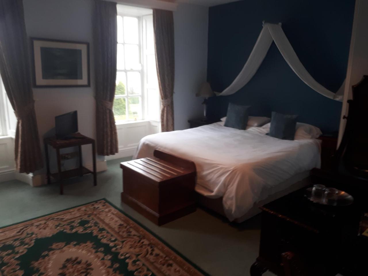 Castlemorris House Hotel Тралий Екстериор снимка