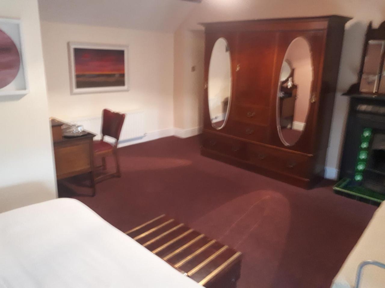 Castlemorris House Hotel Тралий Екстериор снимка