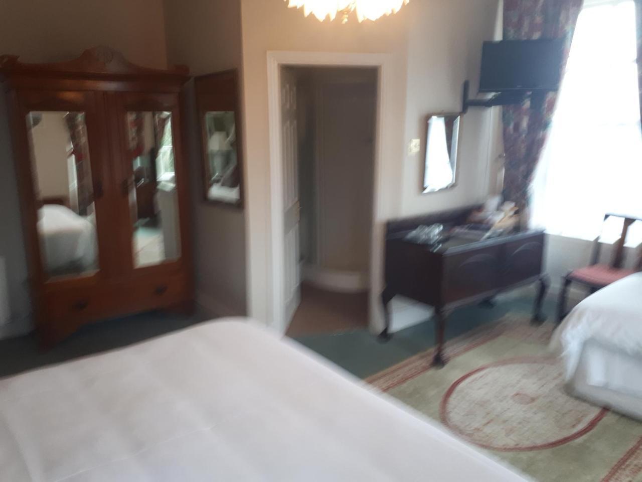 Castlemorris House Hotel Тралий Екстериор снимка