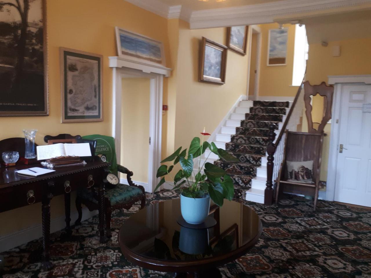 Castlemorris House Hotel Тралий Екстериор снимка